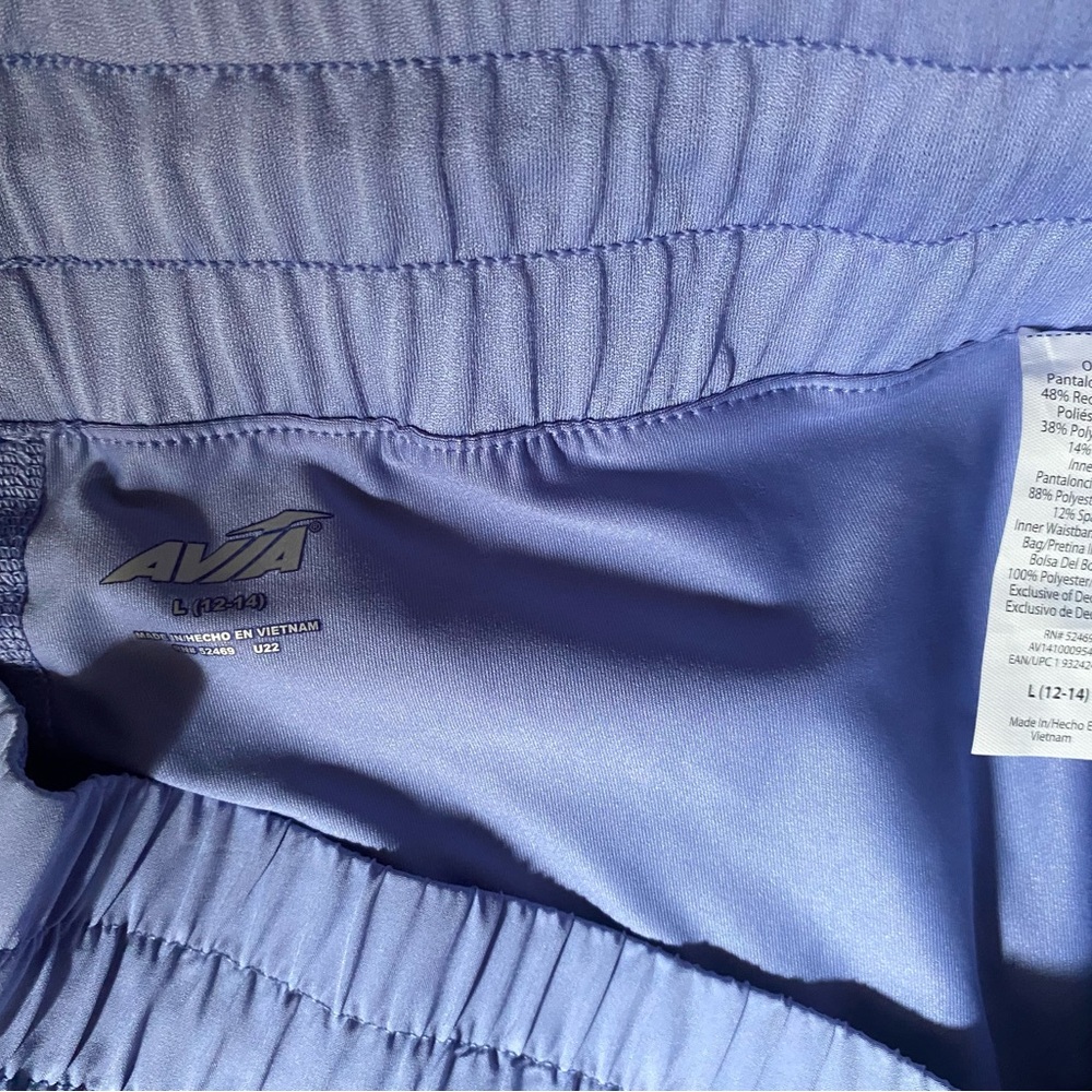 Large, running shorts - Picture 3 of 4
